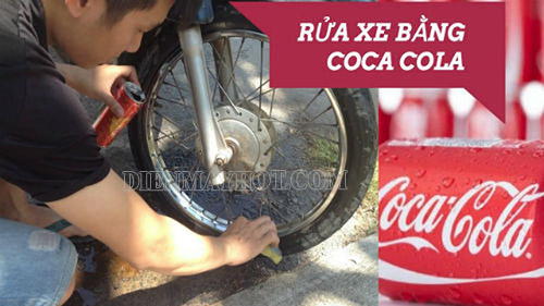 Nước coca có thể dùng để chùi rửa kính và khoang động cơ
